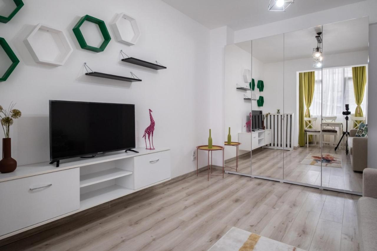 Laroka House Cosy And Modern Apartment Universitate-City Centre 布加勒斯特 外观 照片